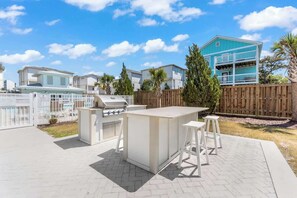Property grounds - Social Solace, by the ocean (Carolina Beach)