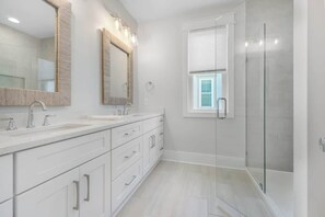 Shower, hair dryer - Social Solace, by the ocean (Carolina Beach)