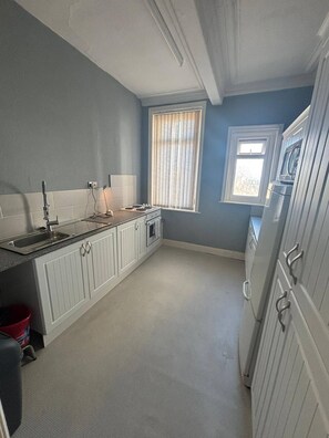 Gemeinsamer Schlafsaal, 1 Schlafzimmer, Balkon, Meerblick | Eigene Küche