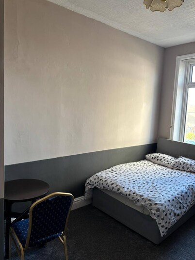 Room-serene Ocean View Apartment Room in