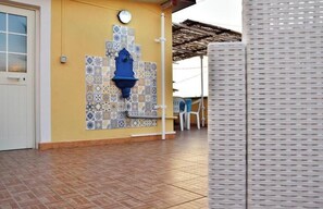 Terrace/patio - Residenza Le Sirene - Holiday Home with Jacuzzi and Terrace near Tropea (Santa Domenica)