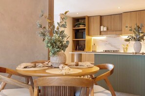 Dining - lEPl Luxury&Elegant Apt W/ Ac & Pool Near Provenza (Medellín)
