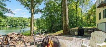 Private LAKE FRONT Cozy 3-bedroom house in charming Vernon Township with AC