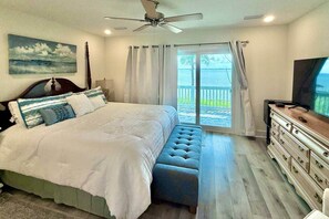 2 bedrooms, iron/ironing board, WiFi, bed sheets - Blue Heron: Kayaks, Bay Views & more! (Escambia County)