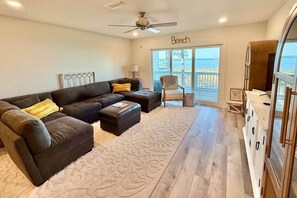 TV - Bay View 108: Great Views, Pool & More! (Escambia County)
