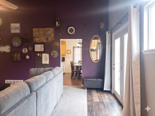 Dog-Friendly Home + Fire Pit + Fenced Yard + Full Kitchen + Near Downtown
