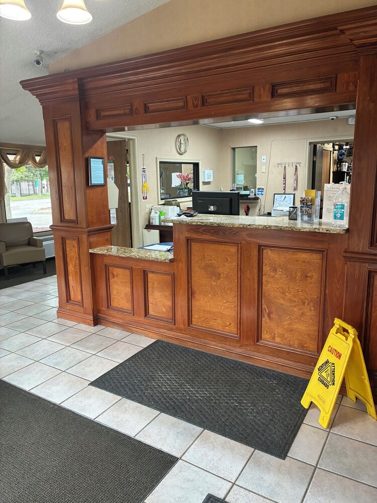 Hometown Inn photo 2