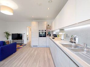 Private kitchen - Luxury One Bed Apartment Near Olympic Park (Greater London)
