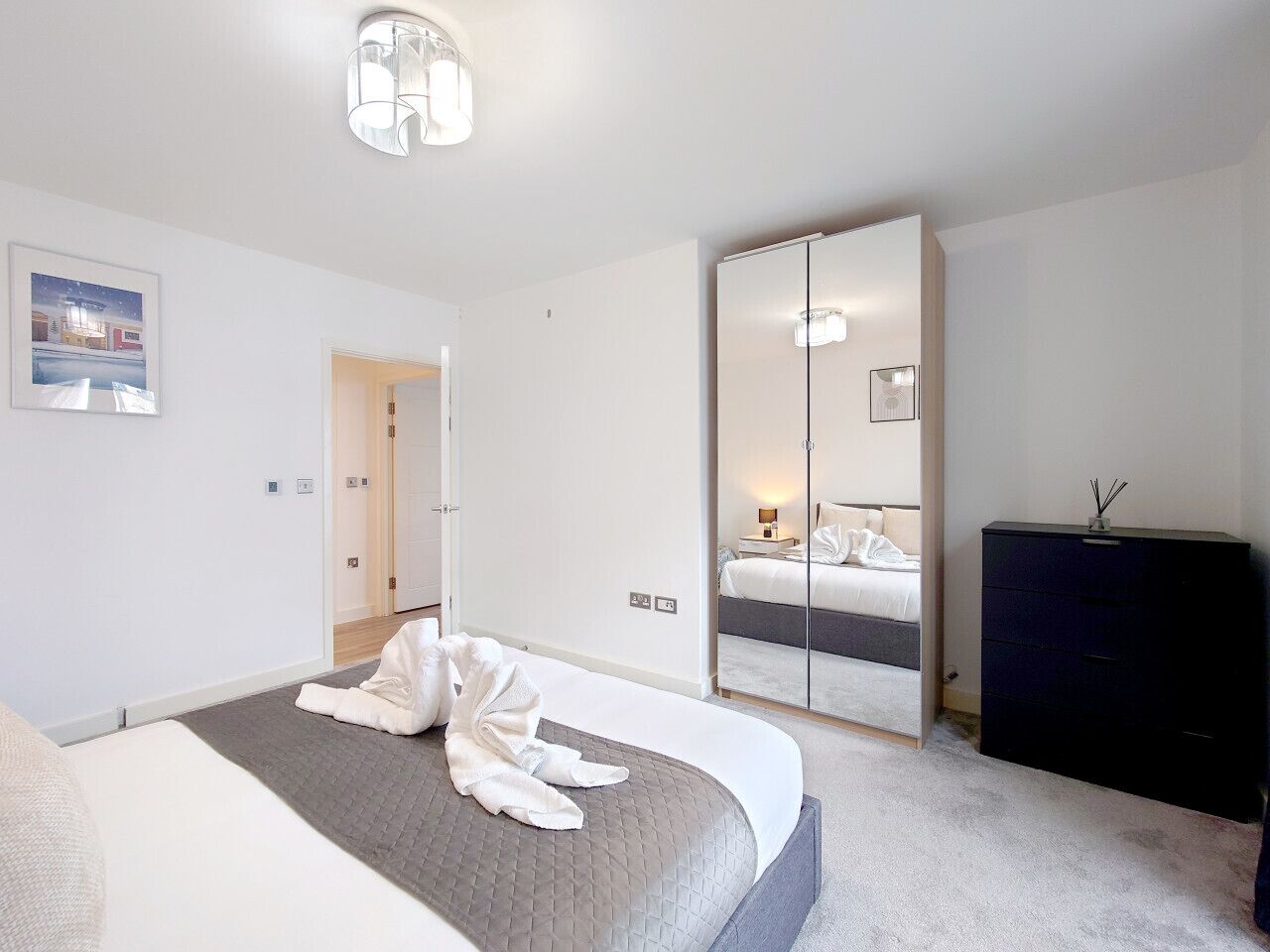 Iron/ironing board, WiFi, bed sheets