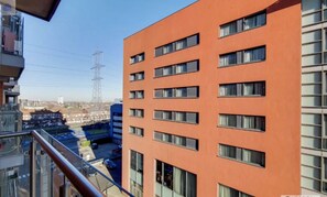 Property grounds - Deluxe One-Bed Apartment near London Excel (Greater London)