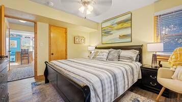 6 bedrooms, desk, iron/ironing board, free WiFi