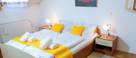 1 bedroom, iron/ironing board, travel cot, free WiFi