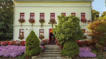 Esterni