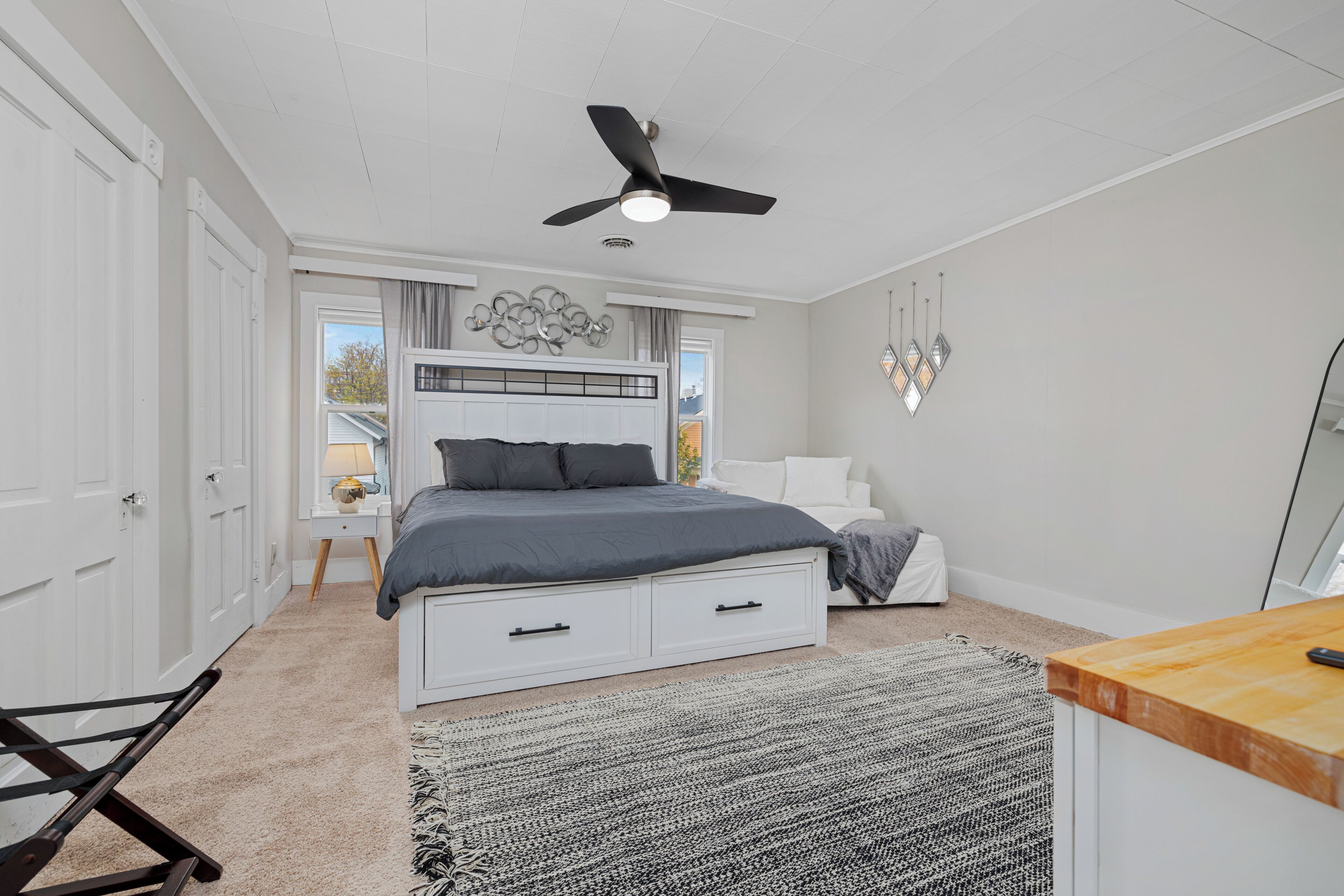 3 bedrooms, desk, iron/ironing board, free WiFi