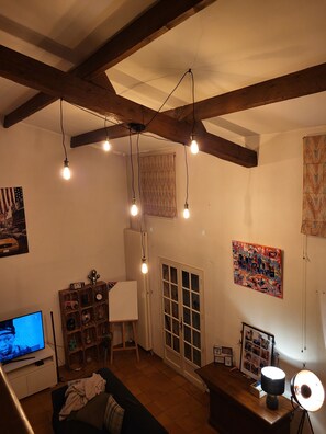 Living area - Quiet Provencal country house on 18000 m² of land (Villecroze)