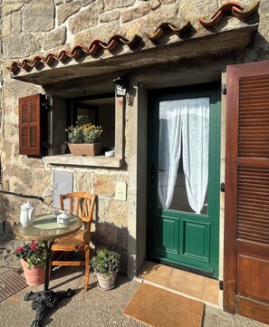 Outdoor dining - A CASA DI MIMI - Sea view, cosy house, close to beaches (GIUNCHETO)