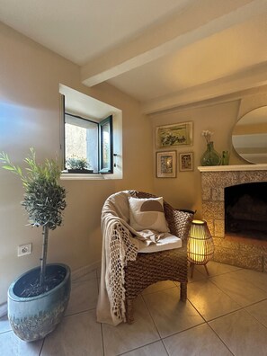 Interior - A CASA DI MIMI - Sea view, cosy house, close to beaches (GIUNCHETO)