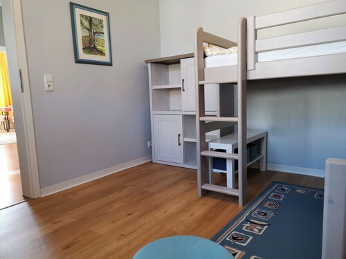 Family-friendly and sunny vacation apartment in Rostock city villa