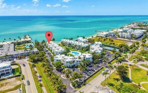 Exterior - Beach Front 2 Bed/ 2 1/2 Bath Updated condo with heated Pool (Key Colony Beach)