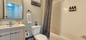 Bathroom - 3rd floor 2 Bedroom, 2 Full Bathrooms In The Heart Of Downtown Edmonton (Edmonton)