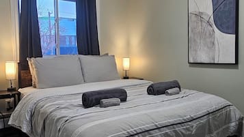 2 bedrooms, iron/ironing board, WiFi