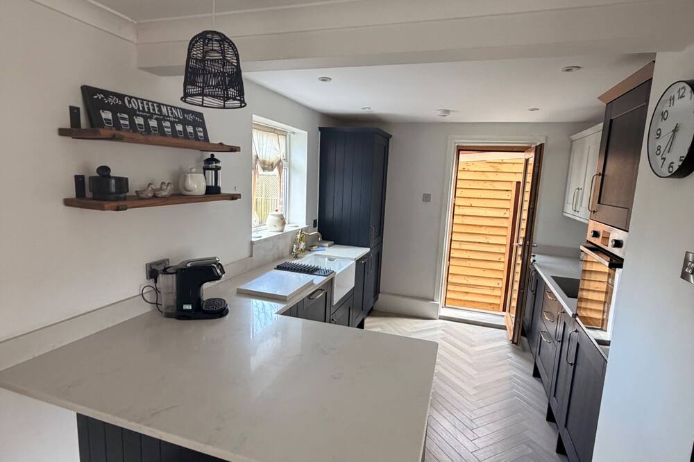 House Sleeps 7 With Enclosed Garden - North Luffenham