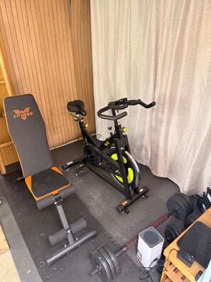 Fitness facility - House Sleeps 7 With Enclosed Garden (Peterborough)