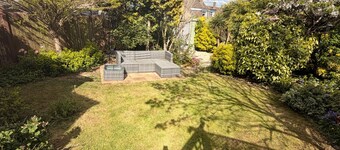House Sleeps 7 With Enclosed Garden