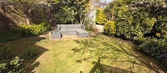 House Sleeps 7 With Enclosed Garden