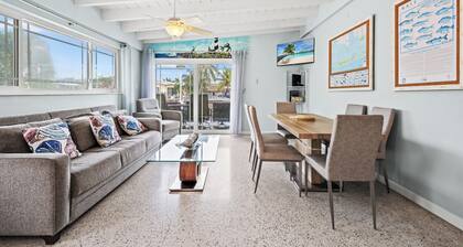 Beautiful 2-bedroom house with Dock in Key Colony Beach