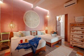 2 bedrooms, iron/ironing board, WiFi, bed sheets - Cozy, colorful house Casa Sirena (Mérida)