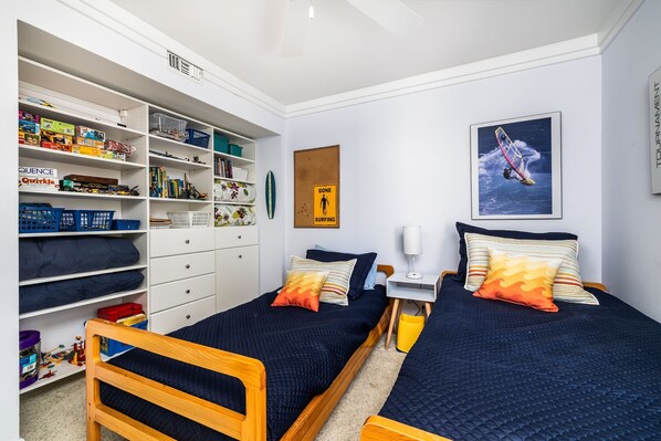3 Schlafzimmer, Schreibtisch, Bügeleisen/Bügelbrett, WLAN