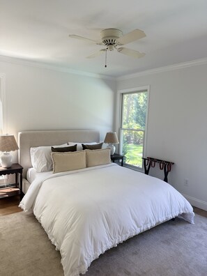 4 bedrooms, iron/ironing board, free WiFi, bed sheets