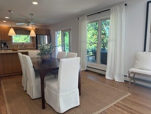 Dining - Beautifully Renovated EH 4-Bedroom Summer Rental with Heated Pool (East Hampton)