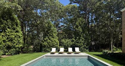 Beautifully Renovated EH 4-Bedroom Summer Rental with Heated Pool