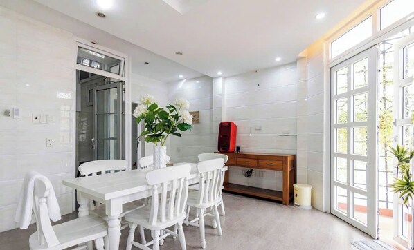 Dining - JIMDO HOME 30 (Ward Nguyen Cu Trinh)