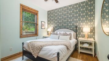 6 bedrooms, iron/ironing board, travel cot, free WiFi