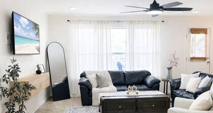 Spacious Laredo Home w/ Fire Pit, Playground & Backyard