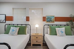 4 Schlafzimmer, Schreibtisch, Bügeleisen/Bügelbrett, kostenloses WLAN