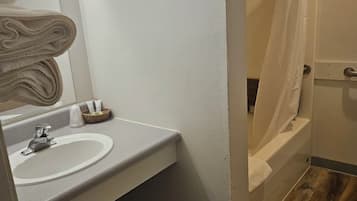 Klassieke eenpersoonskamer | Badkamer