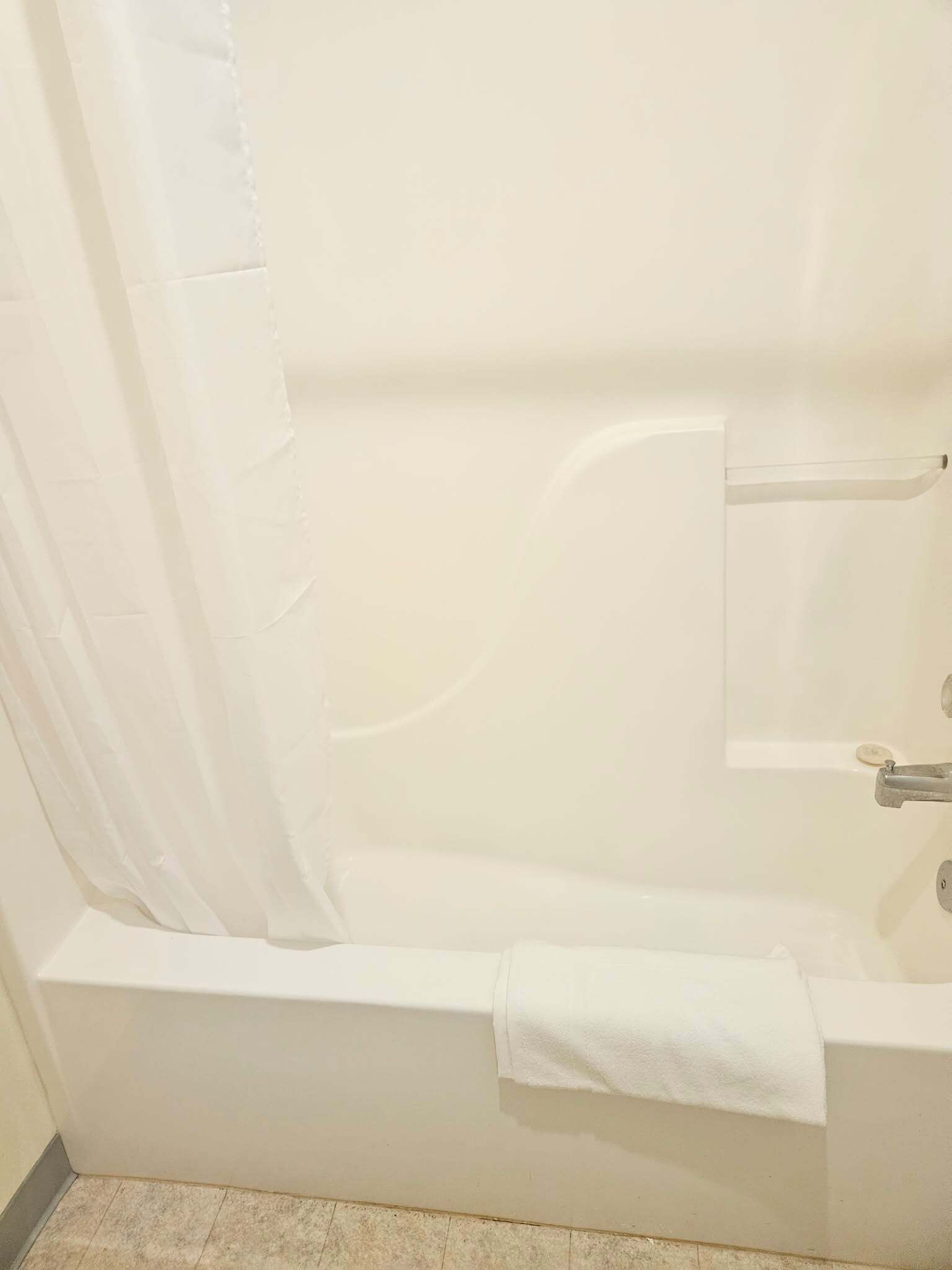 Chambre classique double | Salle de bain