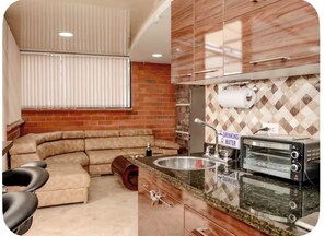 Interior - 108 LOVELY 2 BEDROOM APARTMENT NEAR PARK POBLADO (Medellín)