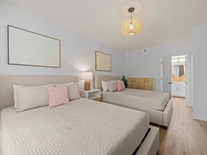 1 bedroom, in-room safe, iron/ironing board, travel cot - Close to Epic Universe & Universal - free parking (Orlando)