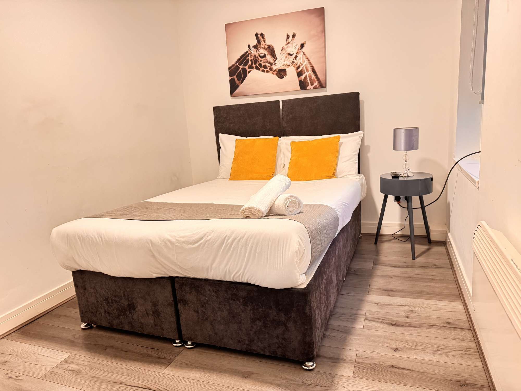 4 dormitorios, tabla de planchar con plancha, wifi y ropa de cama