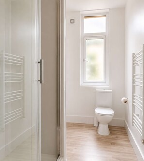 Hair dryer - The Central Suite-4 Bedroom Apartment with Bathroom & 1 Ensuite Bedroom (Blackpool)