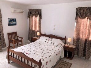 Room - Claraville Apt (Unit 1) (Oxnards)