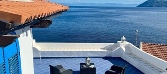 Panoramic sea view villa near downtown and piers