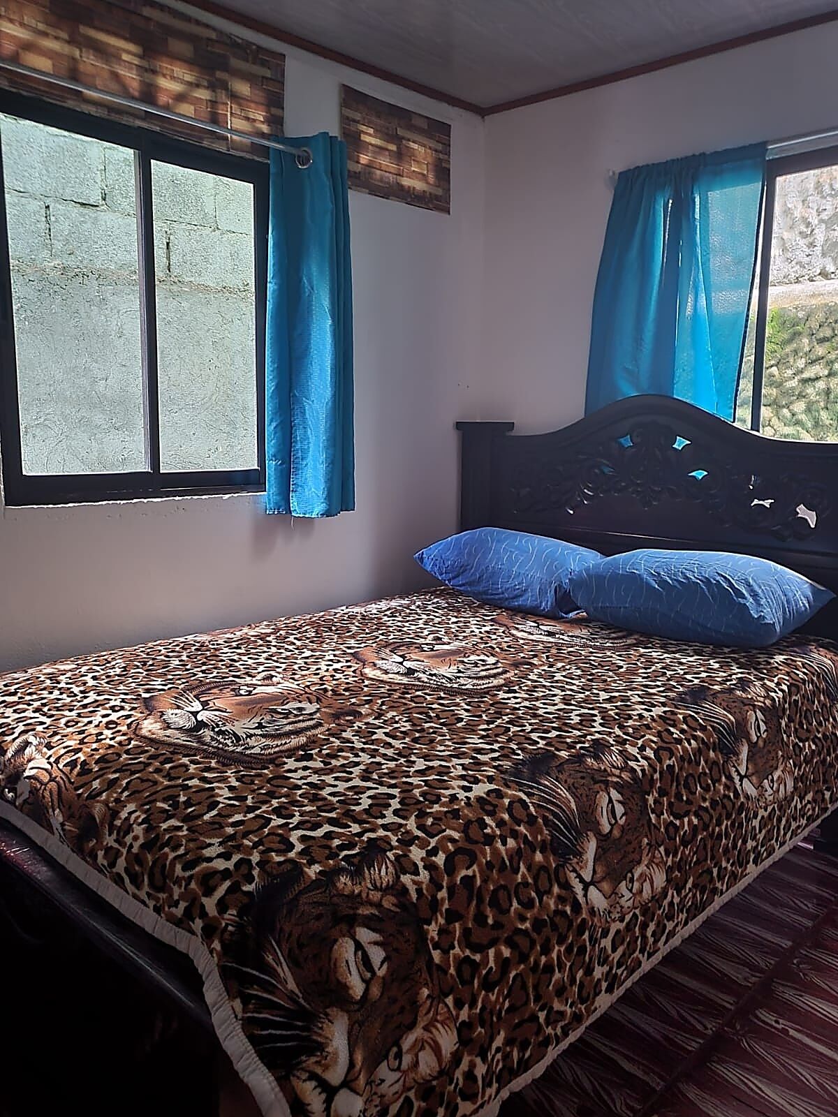 Double Room, Shared Bathroom | Desk, laptop workspace, free WiFi