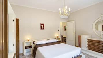 2 bedrooms, WiFi, bed sheets