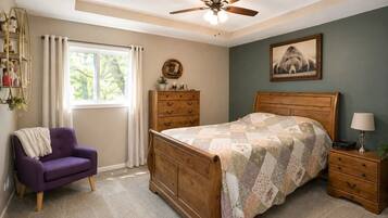 4 bedrooms, iron/ironing board, WiFi, bed sheets